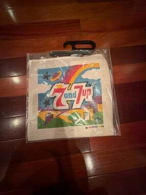 Vintage 7UP All Wool Yarn Needlepoint Tapestry Craft Kit